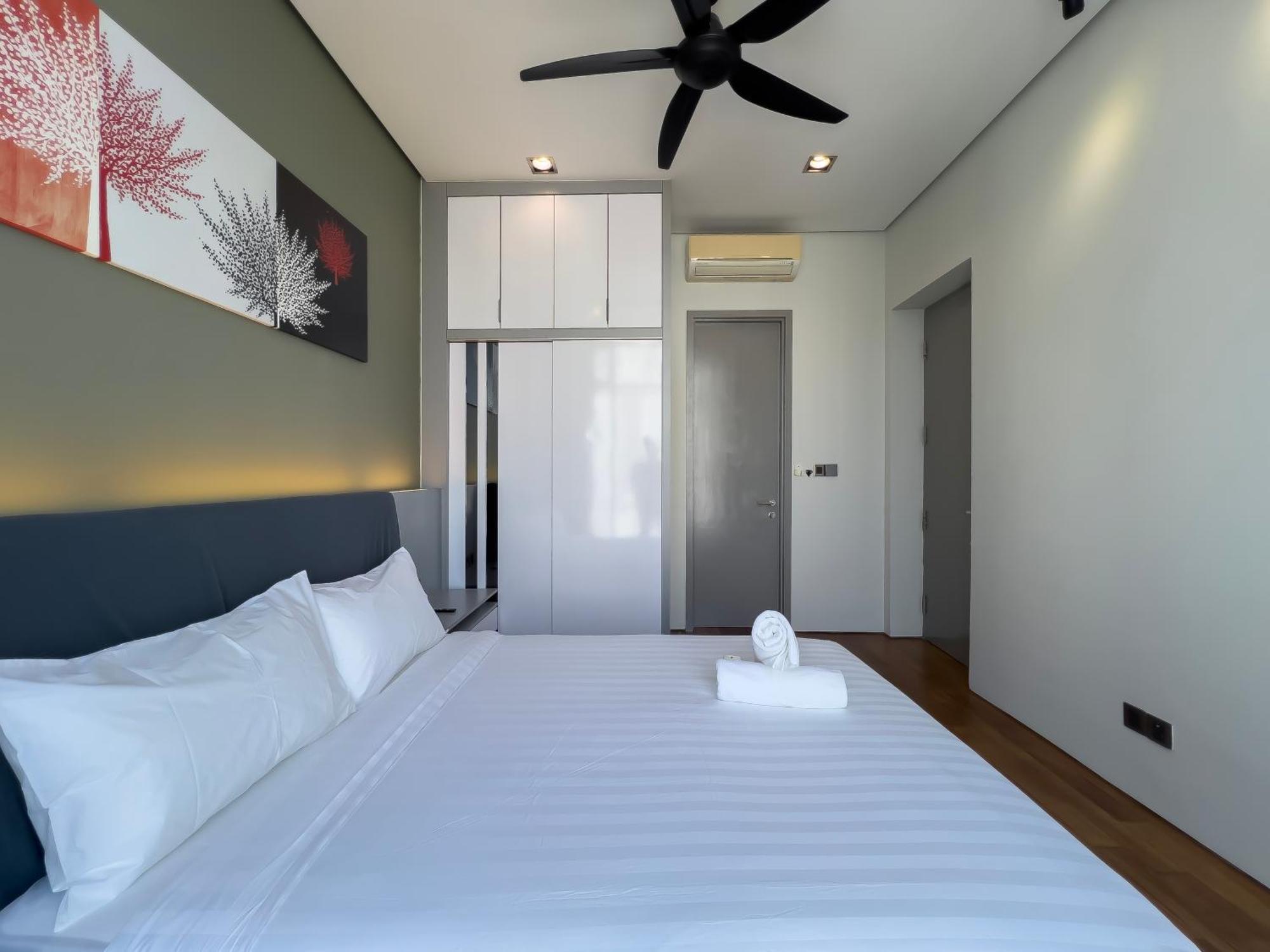 Soho Suites Klcc By Guesthouse Kuala Lumpur Exterior photo