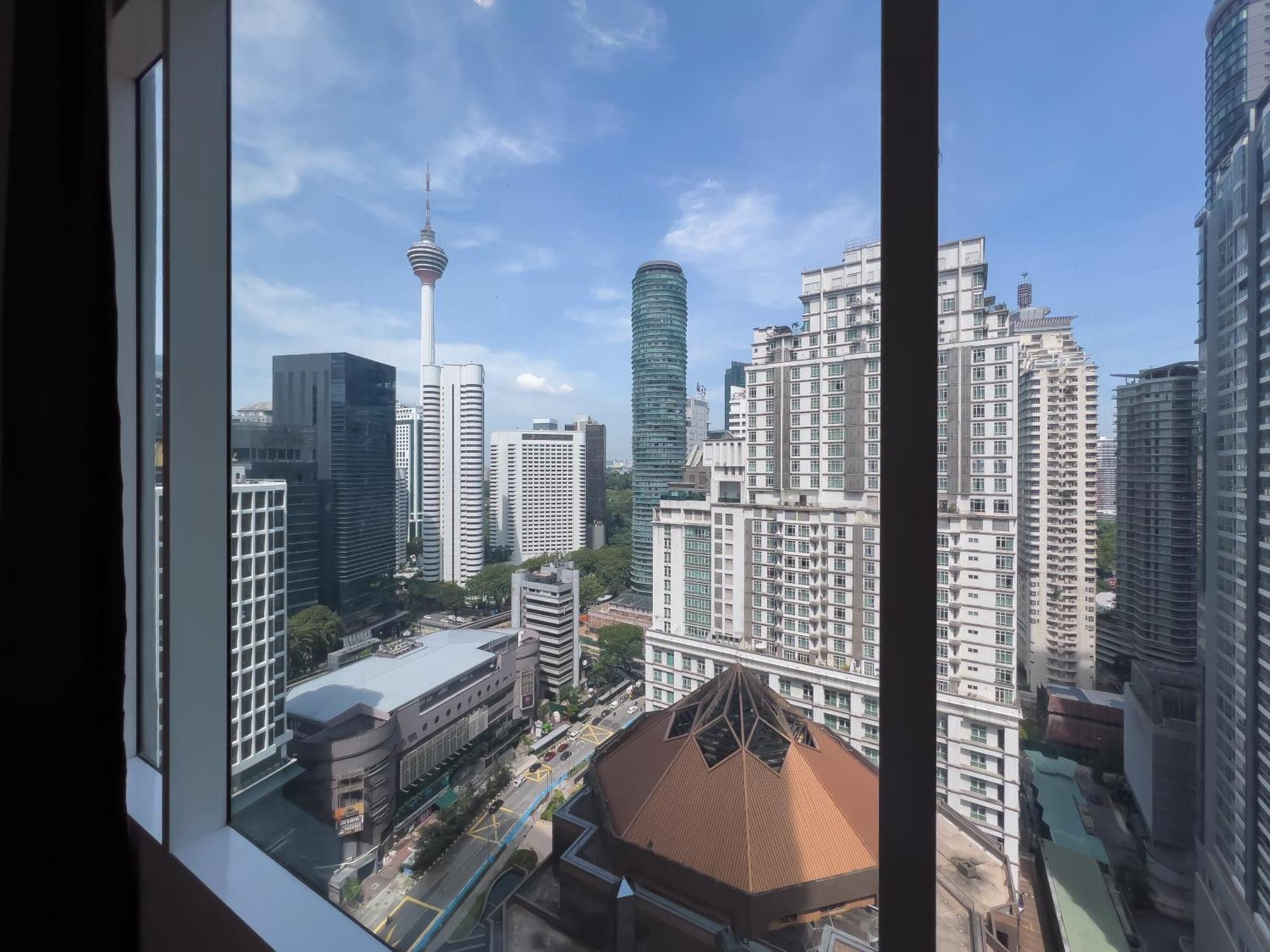 Soho Suites Klcc By Guesthouse Kuala Lumpur Exterior photo